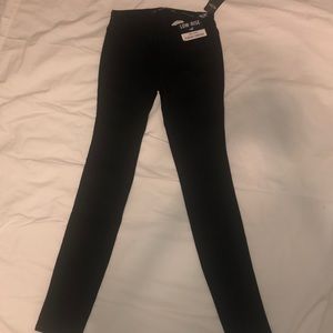 im selling this hollister jeans!